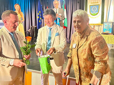 Sigrid Moser erhielten die Medaille der Gemeinde Mühlenbecker Land